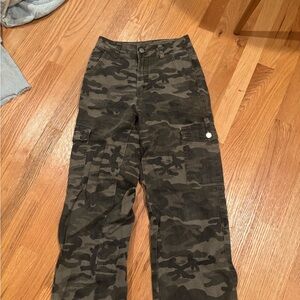 SHEIN Camouflage Patterned Pants